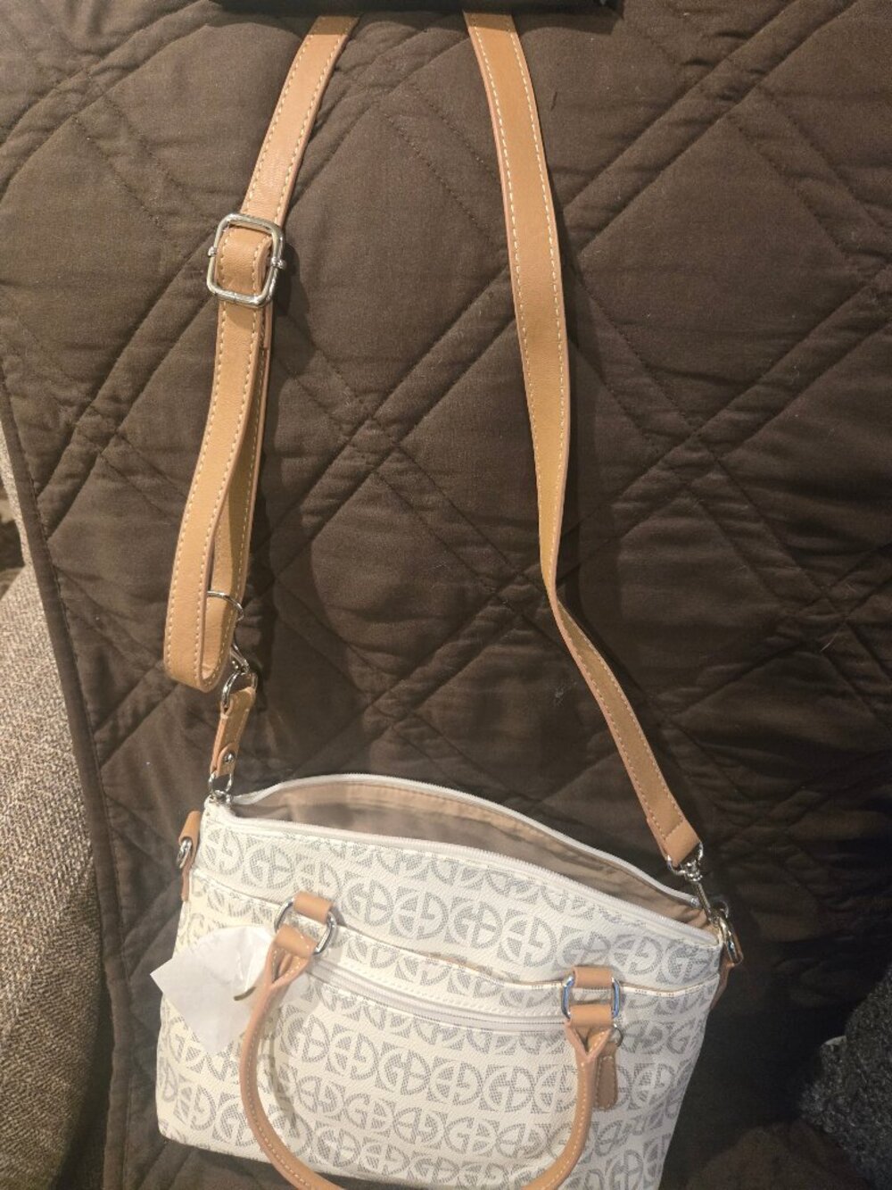 Gorgeous Giani Bernini handbag from Macy's brand new never used